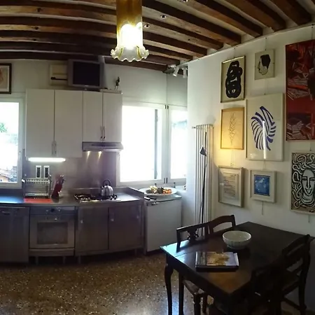 Artist House البندقية