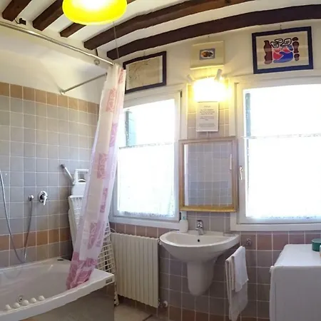Artist House *