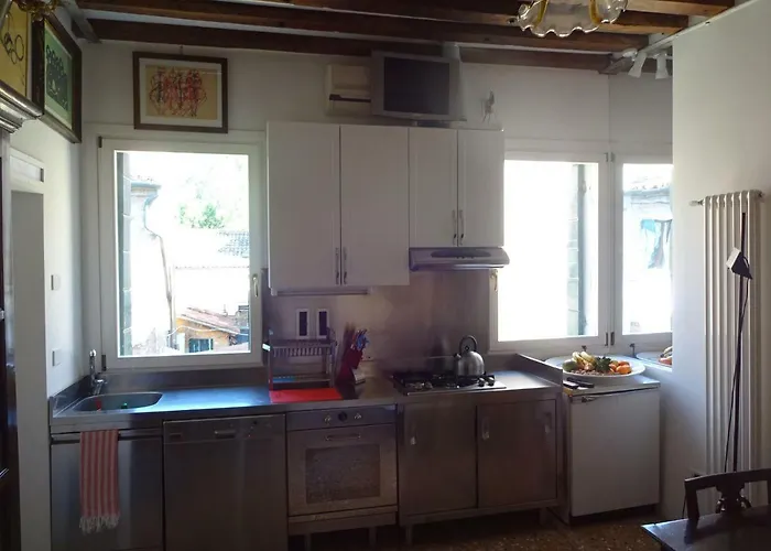 Artist House Apartment *