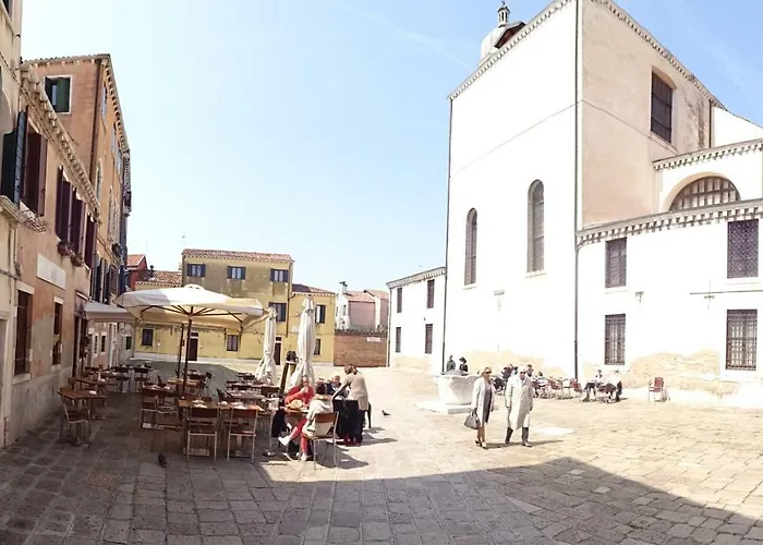 Artist House Apartment